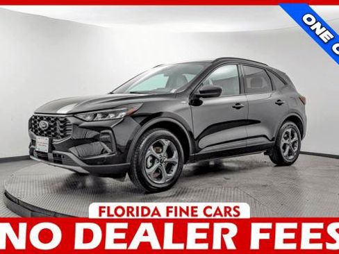 Used 2025 Ford Escape ST-Line AWD/4WD image 1