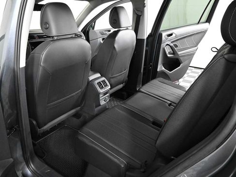 Certified 2023 Volkswagen Tiguan SE FWD image 14