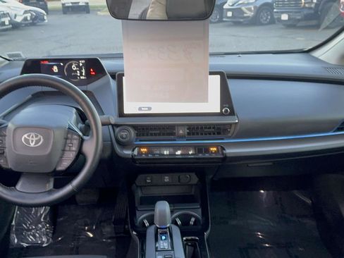 Certified 2024 Toyota Prius XLE image 14
