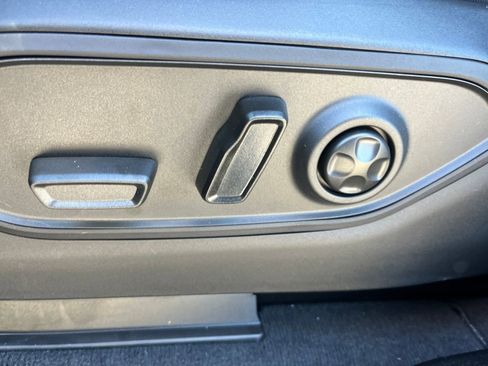 New 2025 Jeep Grand Cherokee Limited w/ Trailer Tow Package image 33