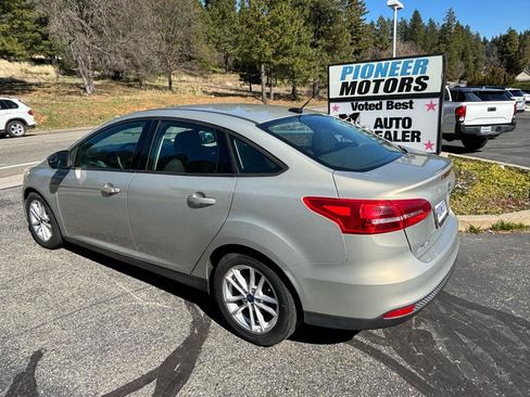 Used 2016 Ford Focus SE FWD image 5
