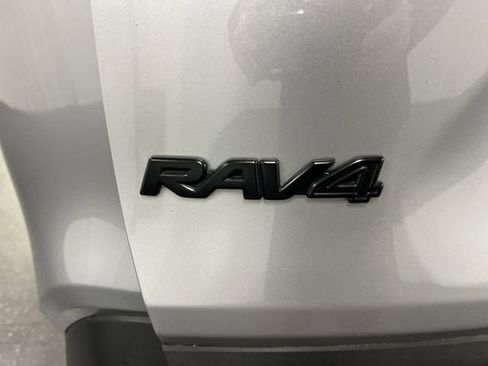 Used 2021 Toyota RAV4 XLE Premium AWD/4WD image 32