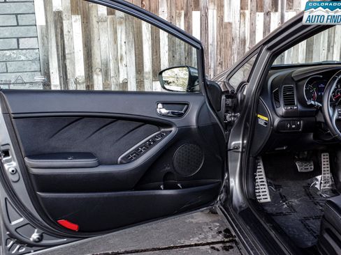 Used 2016 Kia Forte SX image 10