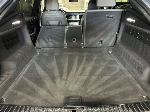 Used 2020 Audi Q8 Premium Plus w/ Premium Plus Package image 14