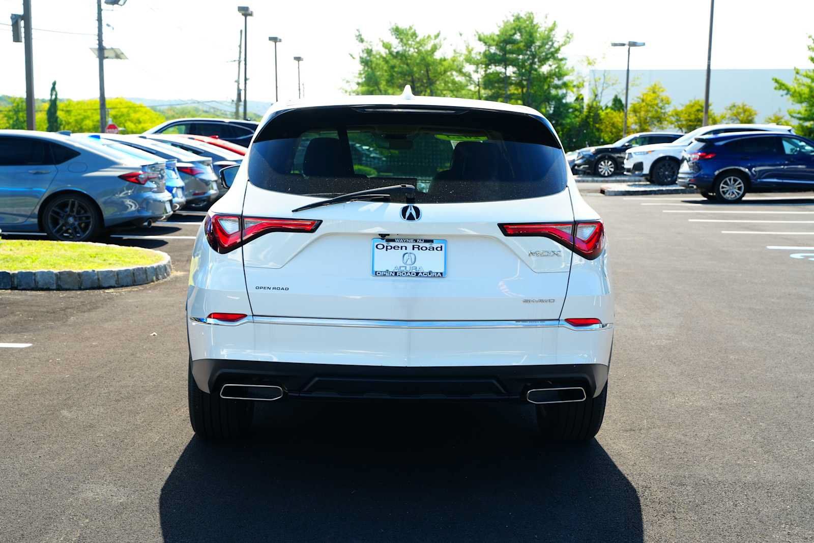 Used 2023 Acura MDX SH-AWD image 6