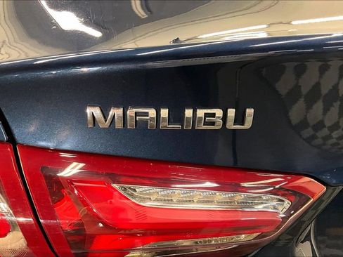 Used 2021 Chevrolet Malibu LT FWD image 30