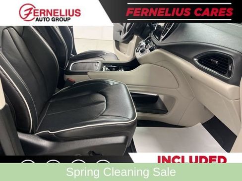 Used 2023 Chrysler Pacifica Limited FWD image 31