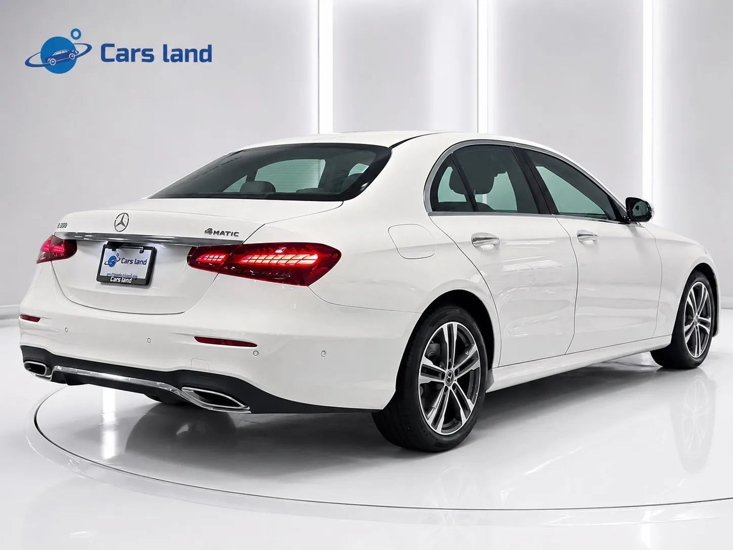 Used 2021 Mercedes-Benz E 350 4MATIC Sedan image 3