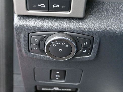 Used 2022 Ford F250 Lariat w/ Chrome Package image 27