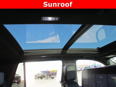 Used 2021 GMC Yukon Denali w/ Denali Premium Package image 16