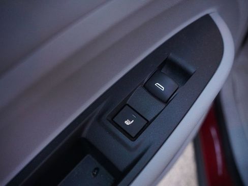 Used 2019 Chevrolet Bolt Premier w/ Infotainment Package image 4