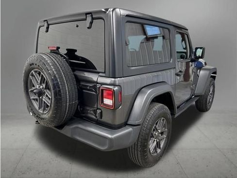 Used 2025 Jeep Wrangler Sport AWD/4WD image 5