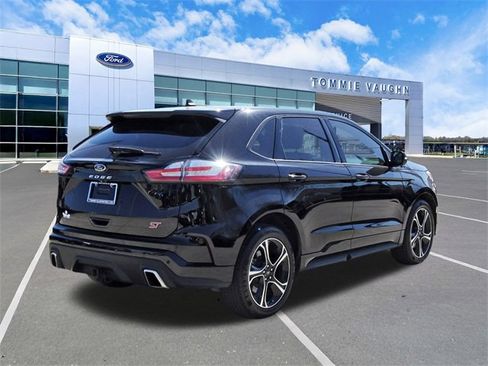 Certified 2022 Ford Edge ST image 4