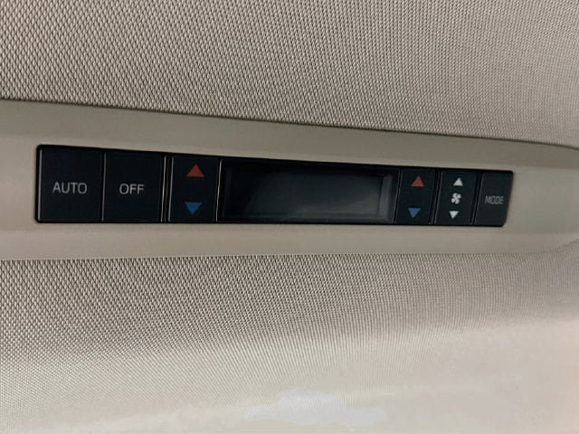 Certified 2024 Toyota Sienna XLE FWD image 27