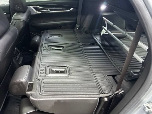 Used 2024 Cadillac XT5 Premium Luxury w/ Technology Package AWD/4WD image 29