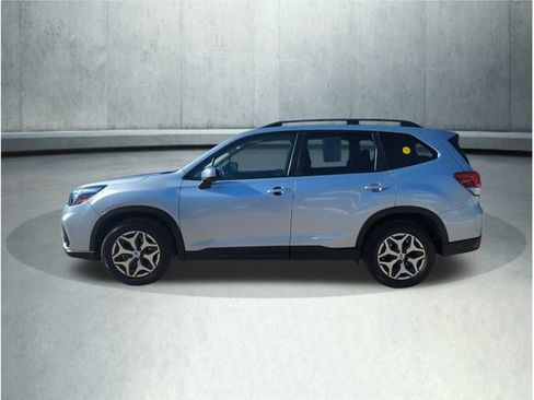 Used 2019 Subaru Forester Premium image 2