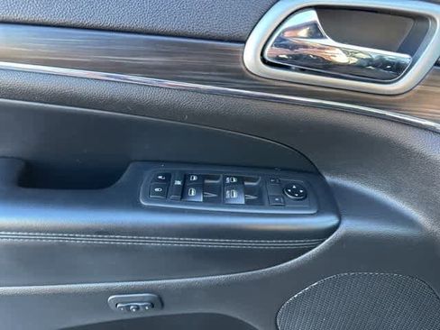 Used 2019 Jeep Grand Cherokee Limited image 13