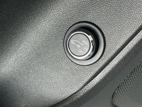 Used 2021 Chevrolet Blazer LT image 39