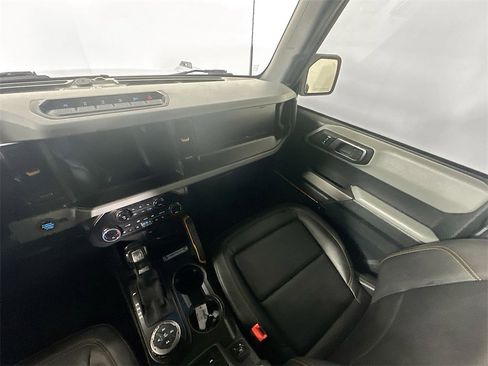 Used 2021 Ford Bronco Badlands image 11