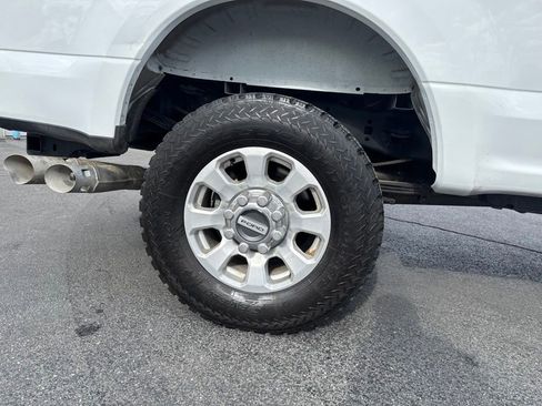 Used 2022 Ford F350 XLT w/ XLT Value Package AWD/4WD image 9