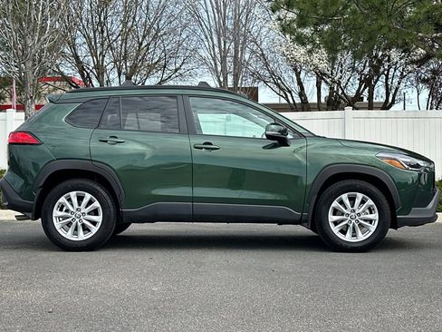 Used 2024 Toyota Corolla Cross LE w/ Moonroof Package image 3