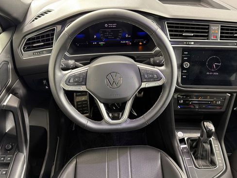 Used 2023 Volkswagen Tiguan SE R-Line FWD image 13
