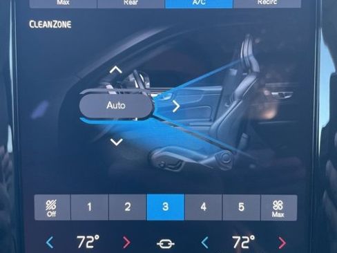 Certified 2025 Volvo XC60 B5 Plus image 19