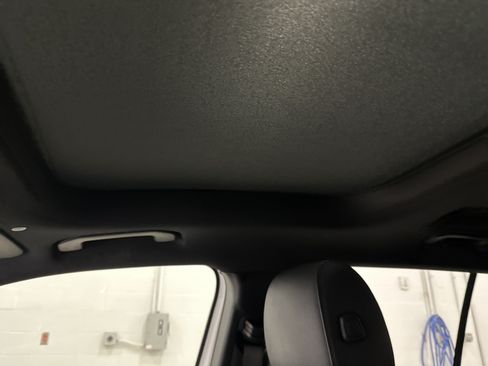 Used 2021 Mercedes-Benz GLB 250 4MATIC image 28
