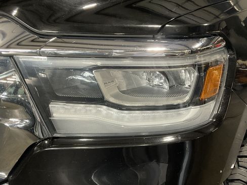 Used 2023 RAM 1500 Laramie AWD/4WD image 10