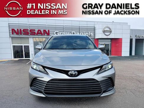 Used 2023 Toyota Camry LE image 2