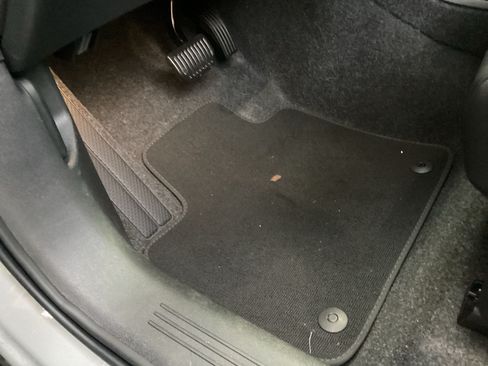 Certified 2026 Volvo XC40 B4 Core FWD image 16