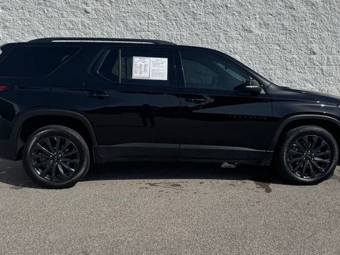 Used 2023 Chevrolet Traverse RS w/ LPO, Floor Liner Package AWD/4WD image 2