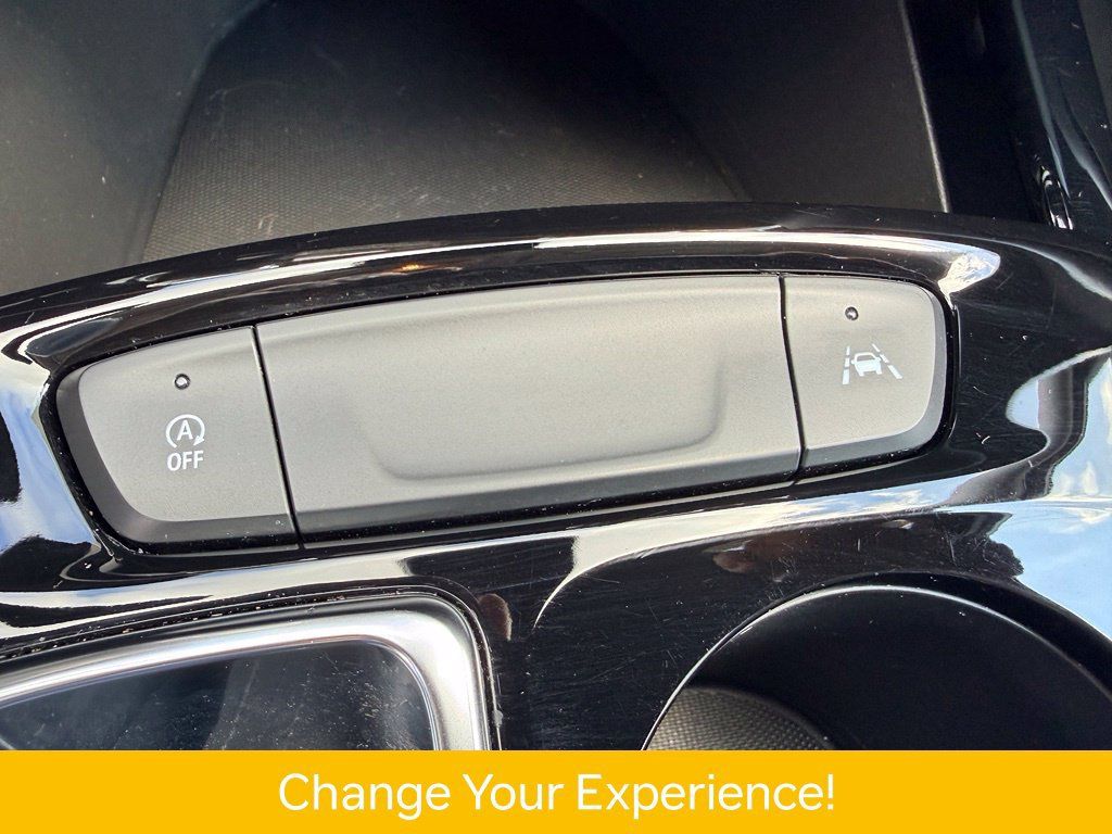 Used 2025 Chevrolet Trax ACTIV w/ Driver Confidence Package FWD image 10