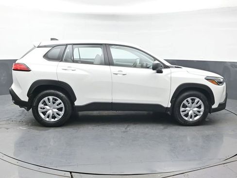 Certified 2023 Toyota Corolla Cross L image 8