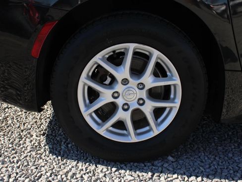 Used 2017 Chrysler Pacifica LX FWD image 7