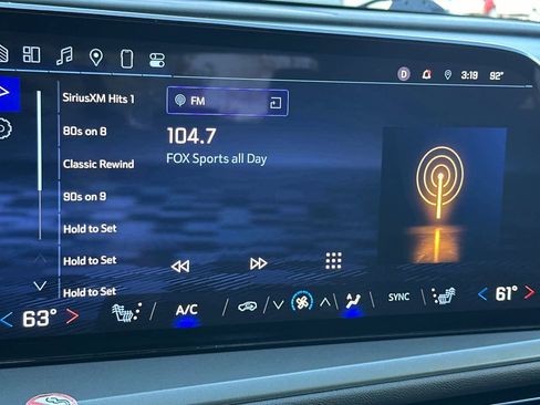 Used 2025 Chevrolet Traverse LT image 20