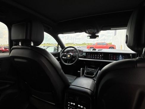 Used 2024 Porsche Cayenne S AWD/4WD image 33