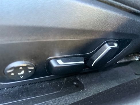 Used 2024 BMW 330i xDrive Sedan image 11