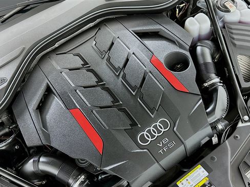 Used 2022 Audi S8 w/ S8 Executive Package image 34