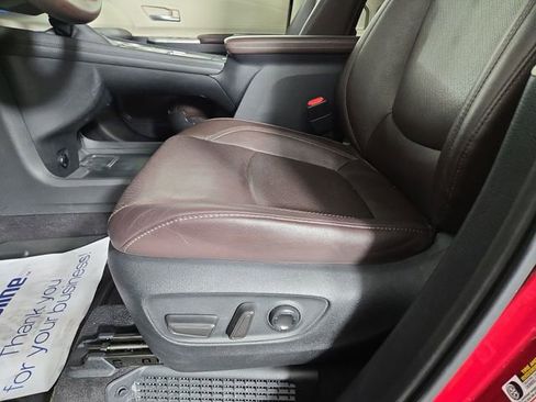 Used 2021 Toyota Sienna Platinum AWD/4WD image 32