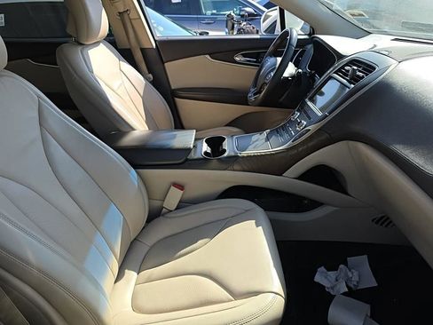 Used 2018 Lincoln MKX Select w/ Select Plus Package image 14