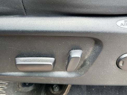 Used 2019 Toyota Tundra SR5 w/ SR5 Upgrade Package RWD image 9