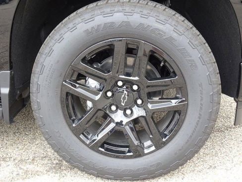 New 2026 Chevrolet Silverado 1500 High Country w/ Midnight Edition AWD/4WD image 5
