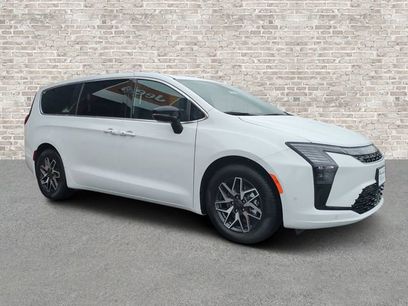 New 2027 Chrysler Pacifica Limited