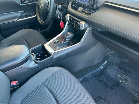 Certified 2022 Toyota RAV4 LE AWD/4WD image 20