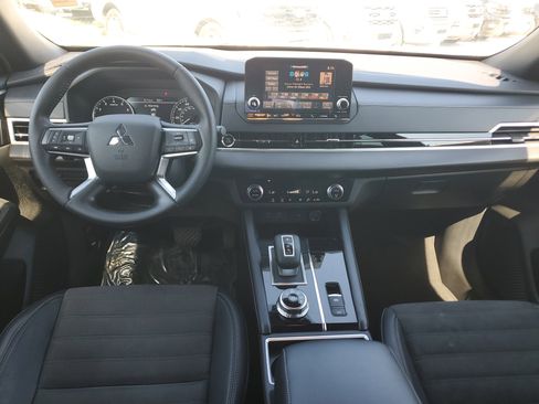 Used 2022 Mitsubishi Outlander SEL Black Edition FWD image 17