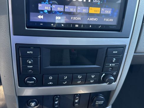 Used 2006 Dodge Durango Limited w/ Trailer Tow Group image 21