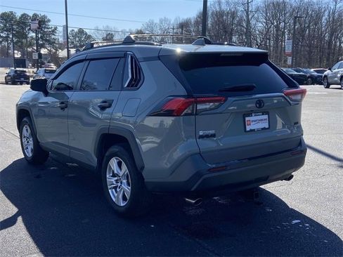 Used 2021 Toyota RAV4 XLE image 5