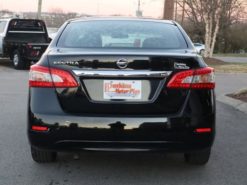 Used 2015 Nissan Sentra S image 8