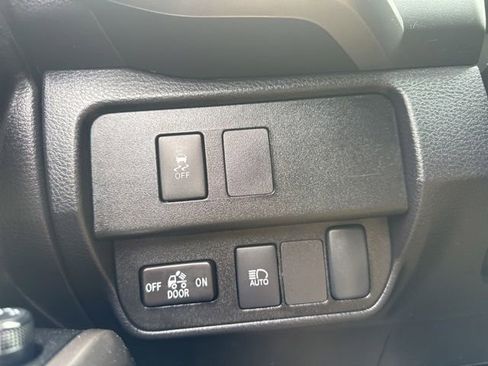 Used 2022 Toyota Tacoma SR5 AWD/4WD image 13